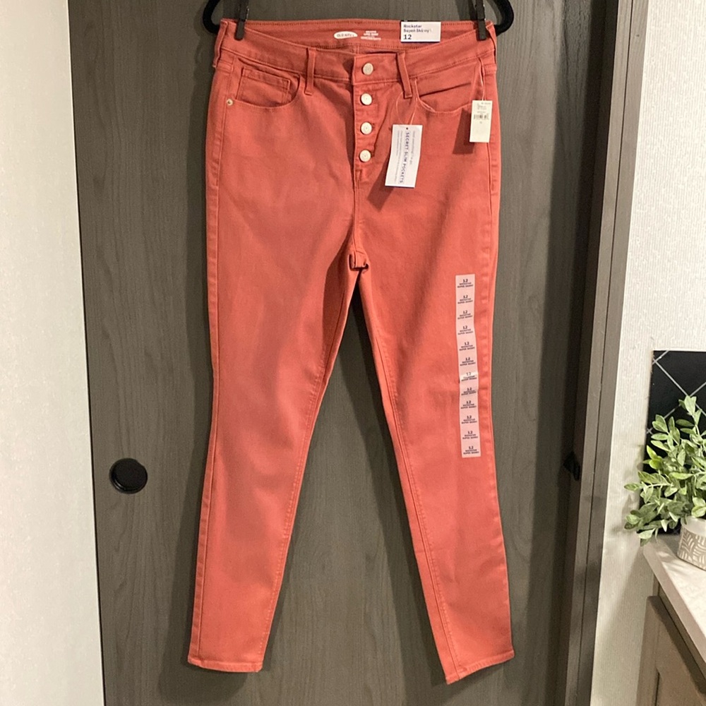 NWT Old Navy Rockstar Skinny